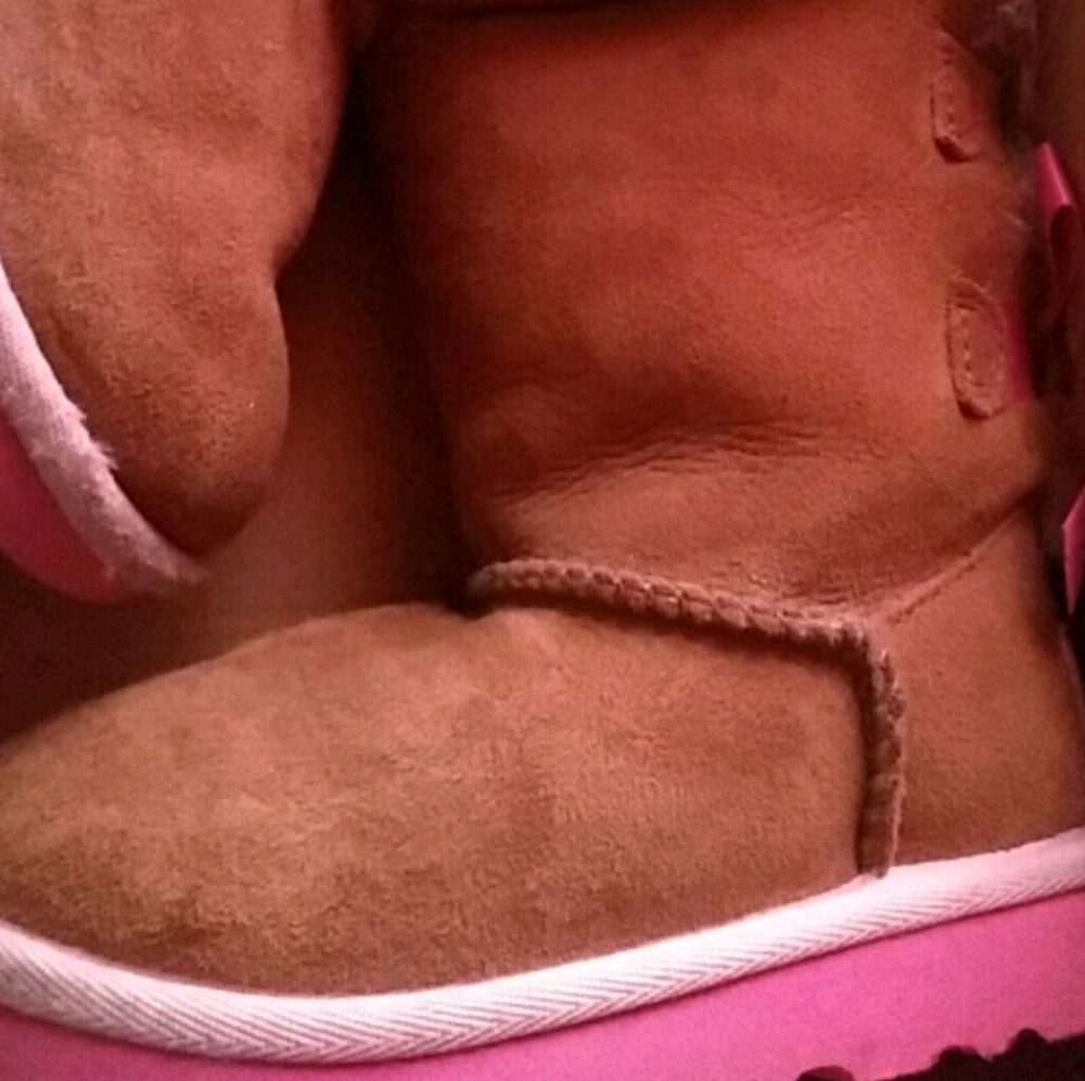Brown pink Uggs